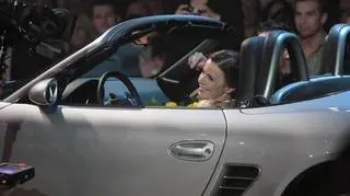 Główną nagrodę, srebrne porsche zdobyła Agata Kulesza (fot.PAP Leszek Szymański)
