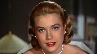 Grace Kelly w filmie Alfreda Hitchcocka "Okno na podwórze"
