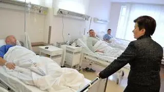 Gronkiewicz-Waltz z wizytą u rannych policjantów