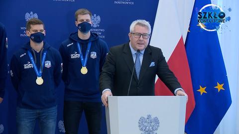 Grzanie się w blasku medali