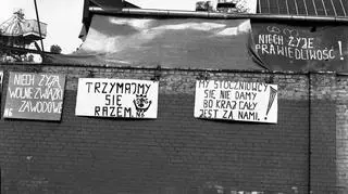 Hasła strajkowe na murach Stoczni Gdańskiej