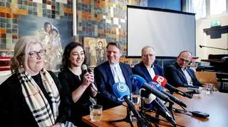 Hayarpi Tamrazyan na konferencji prasowej