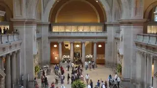 Hol Metropolitan Museum of Art (wikipedia