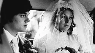 Ian Curtis (Sam Riley) i Debbie Curtis (Samantha Morton)
