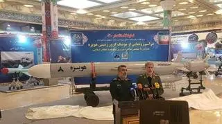 Iran zaprezentował nowy pocisk manewrujący Hoveizeh o zasięgu 1300 kilometrów