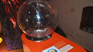 Jak wyglądają spłaszczenia ziemii? 