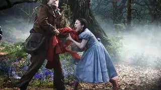 James Cordon i Lilla Crawford