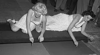 Jane Russell w 1953 roku w filmie "Mężczyźni wolą blondynki" wystąpiła u boku Marylin Monroe (fot. wikipedia.com)