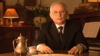 Jarosław Kaczyński w okularach