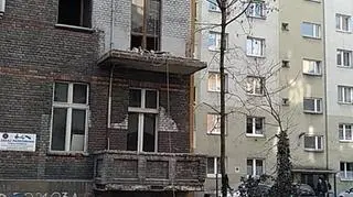 Jeden balkon runął na drugi 