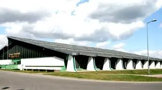 Jeden z filarów dachu przekrzywił się