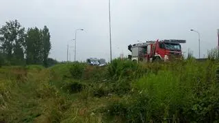 Jeden z samochodów wpadł do rowu