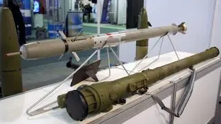 Jedna z najnowszych wersji Igły. Na dziobie widać czujnik promieniowania podczerwonego, który kieruje rakietę na strumień gorących gazów wydostających się z silników