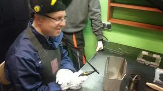 Jednym z zadań było wyginanie blachy, z której powstała część palnika do pieca