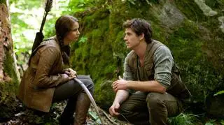 Jennifer Lawrence jako Katniss Everdeen i Liam Hemsworth, który gra Gale'a Hawthorne'a (fot