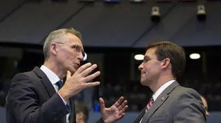 Jens Stoltenberg i Mark Esper w Brukseli