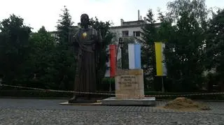 Jeszcze we wtorek monument Jezusa odgradzała tylko pojedyncza wstążka taśmy ostrzegawczej