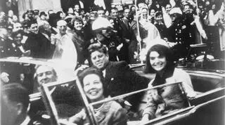 JFK i Jackie w Dallas, tuż przed zamachem (Biblioteka Kongresu USA)