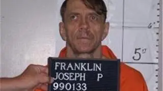 Joseph Paul Franklin w 1980 roku został oskarżony o zabójstwo 8 osób i skazany na karę 6-krotnego dożywocia oraz karę śmierci