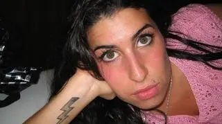 Kadr z filmu "Amy" Asifa Kapadi - młodziutka, jeszcze mało znana Amy