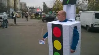 Kandydat zaczął rozdawać ulotki w piątek