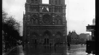 Katedra Notre Dame na archiwalnych zdjęciach