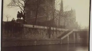 Katedra Notre Dame na archiwalnych zdjęciach