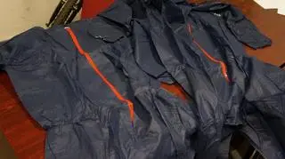 Kibice przebierają się, żeby bezkarnie odpalać race