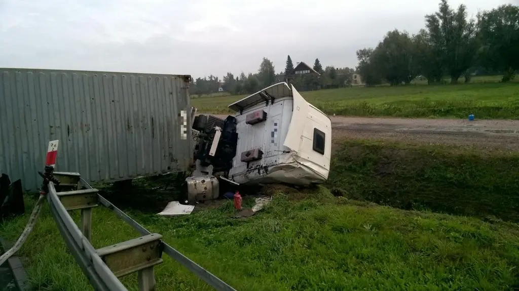 Kierowca nie zapanował nad samochodem 