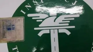 Inspektorzy skontrolowali dokumenty kierowców i autobusów