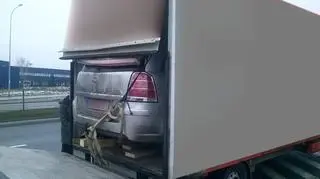 Kierowcy samochodów zdecydowali się na taką podróż żeby trochę zaoszczędzić