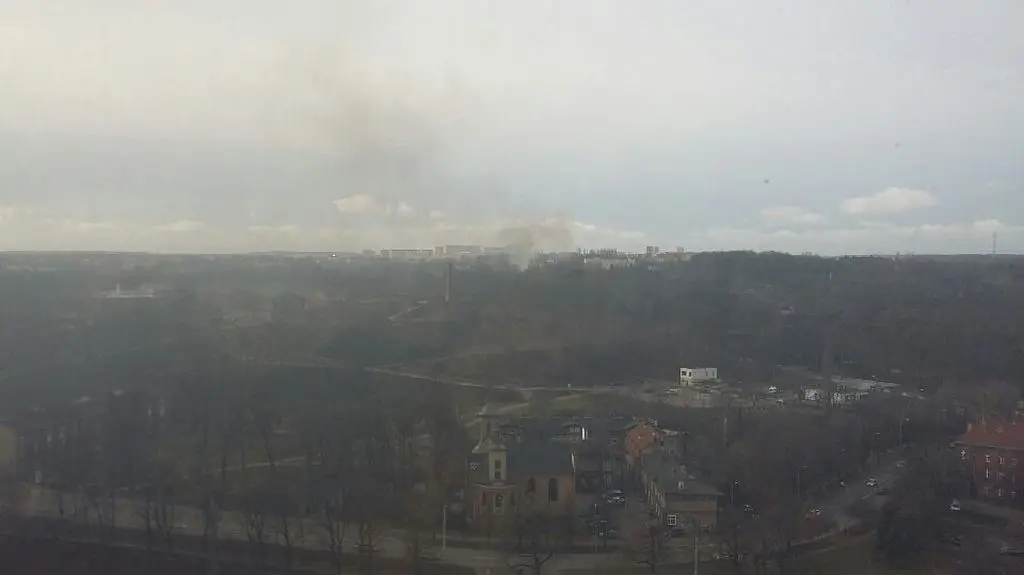 Kłęby dymu nad centrum Gdańska 