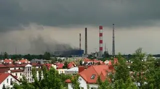 Kłęby dymu nad elektrociepłowni (fot. internauta Tomir)