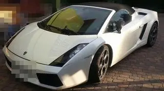 Kobieta miała wyłudzić pieniądze na zakup auta, bo tego chciał jej mąż