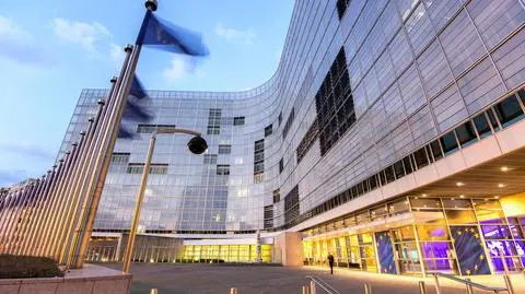  Komisja Europejska będzie analizować projekt PiS w sprawie sądownictwa