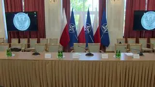 Konferencja opóźnia się