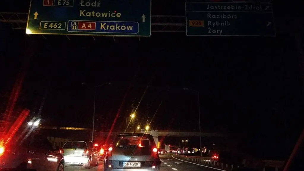 Korek po wypadku na DK1