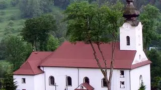 Kościół w Jaworkach po remoncie dachu