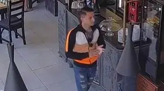 Kradzież telefonu w Gdańsku. Rozpoznajesz tego mężczyznę? Powiadom policję