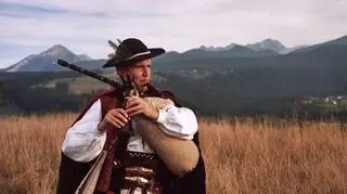 Krzysztof Trebunia Tutka jest mistrzem gry na dudach