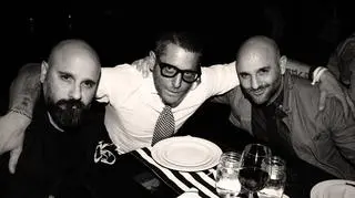 Lapo Elkann (w środku) z reżyserami "Black and White Stripes: Juventus Story" w Sundance