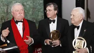 Lech Wałęsa z laureatami jego nagrody