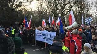 Liderzy partii na czele marszu