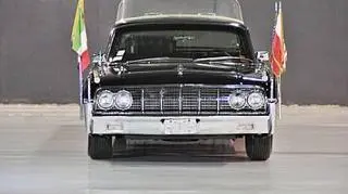 Lincoln Continental Limousine to prototyp papieskich papamobile (fot. Bonhams)