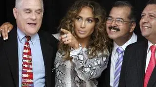 Lopez w otoczeniu lekarzy ze szpitala w Panama City