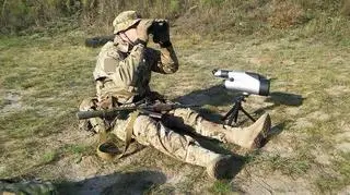 Lornetki i lunety obserwacyjne zostały przekazane ukraińskim snajperom 