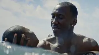 Mahershala Ali w filmie "Moonlight" uważanym za faworyta w kategorii aktora drugoplanowego