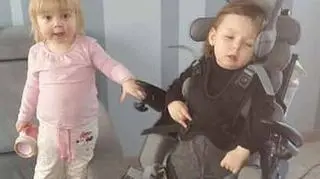 Maja z młodszą siostrą Leną, która urodziła się tuż po wypadku 