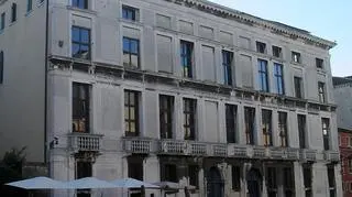 Majestatyczny pałac Manfrin przy kanale Cannaregio wyceniono na 16,5 mln euro