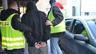 Małopolska policja zatrzymała 45 osób. Odpowiedzą za zniszczenie mienia